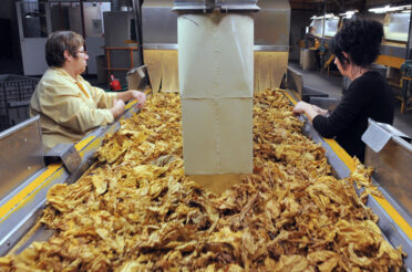 Cumpara tutun vrac la galeata de 1kg in locul tigarilor din pachet?